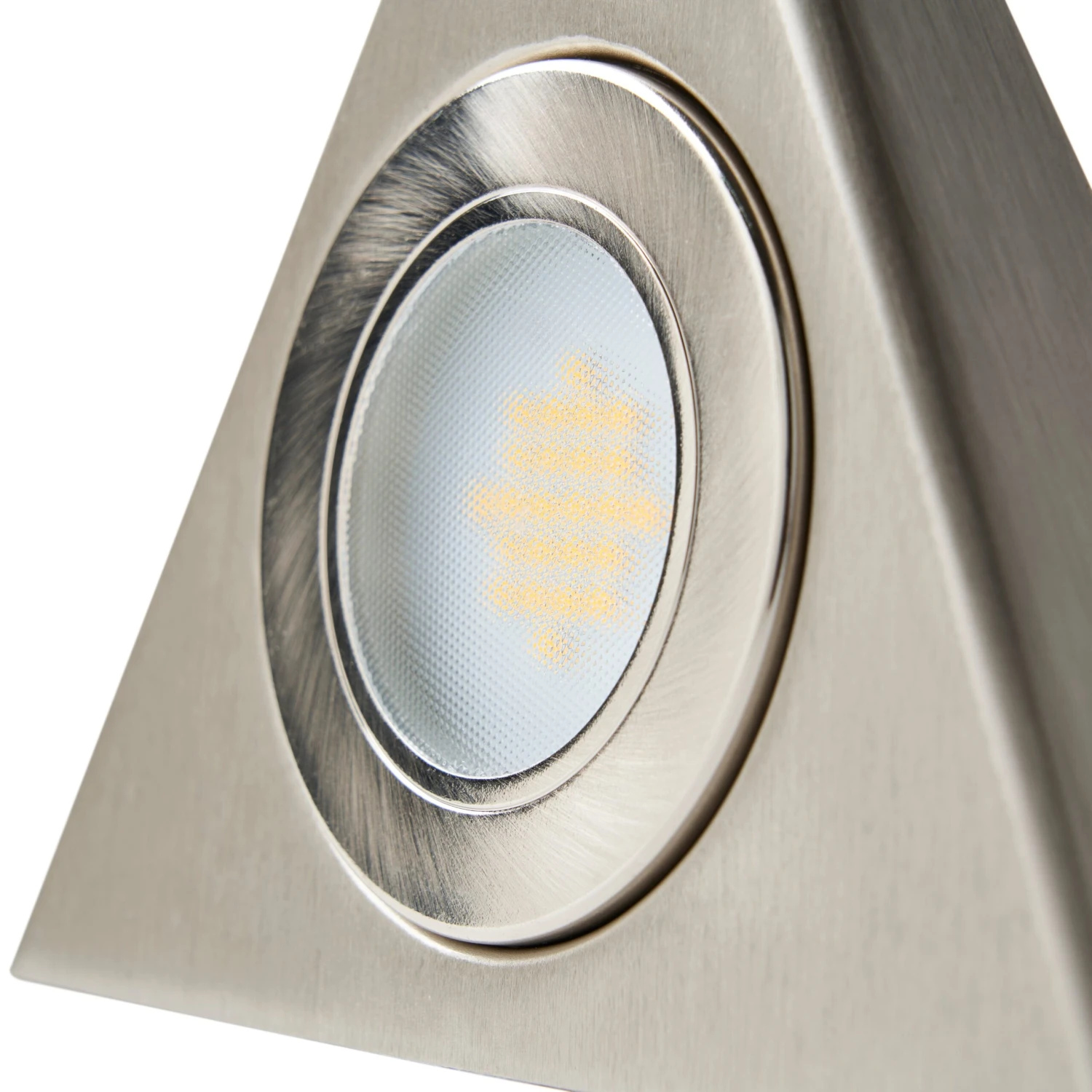 Forum Fonte 1.5W Triangle Under Cabinet Light Satin Nickel - Warm White - CUL-25319 5 Forum Fonte 1.5W Triangle Under Cabinet Light Satin Nickel - Warm White - CUL-25319 - Image 3